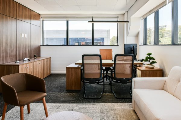 aluguel de móveis de escritório em São Paulo - Ampia Design - Móveis por assinatura